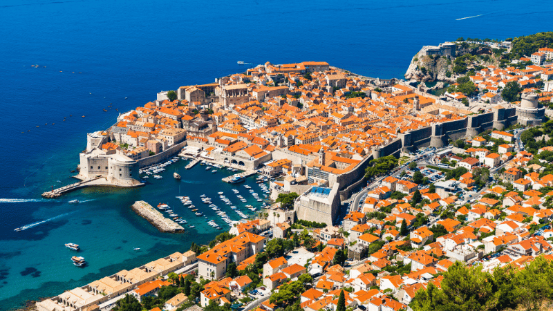 Stanislav-Kondrashov_Dubrovnik_mediterranean_coastline_city