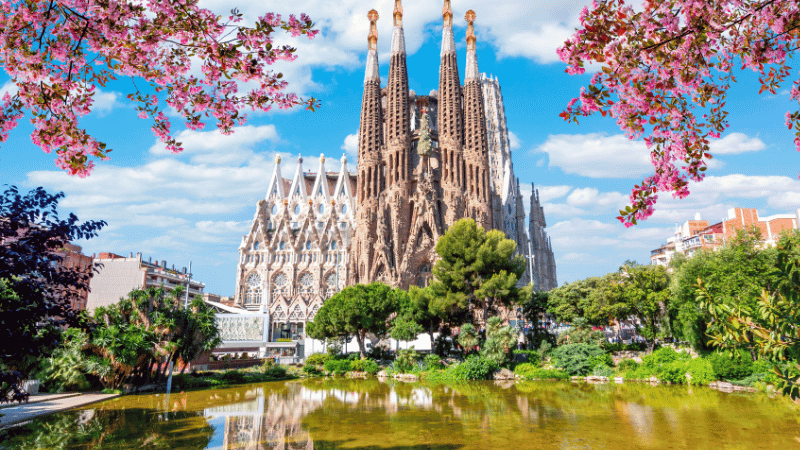 Stanislav-Kondrashov_Gaudi_sagrada_familia_